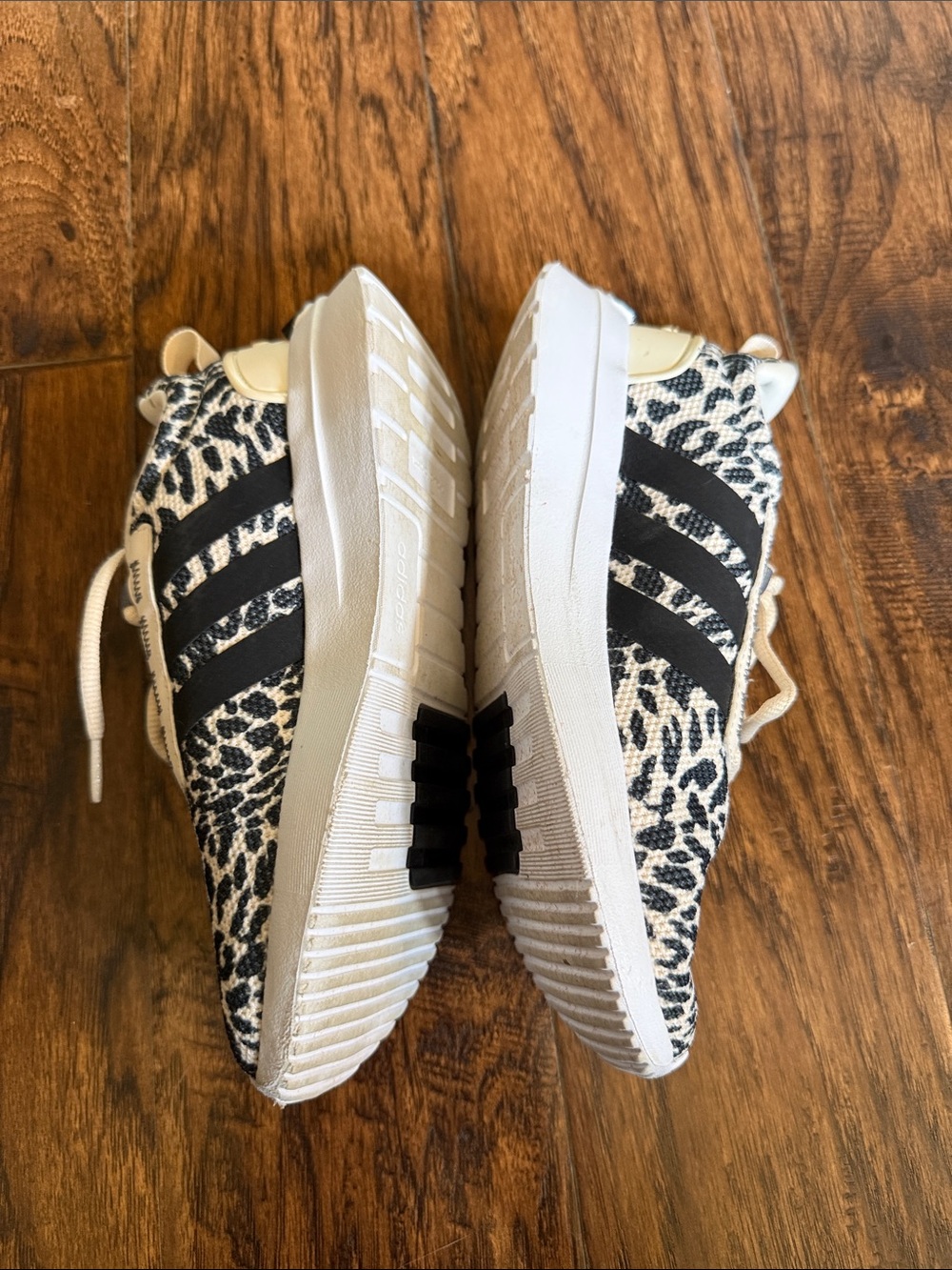 Girls Leopard Print Adidas TR21 racer running shoes, size 3 - Picture 4 of 9